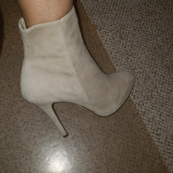 Ralph Lauren Shoes - Ralph Lauren NWT  MADE IN ITALY CREAM SUEDE PURPLE LABEL PLATFORM BOOTIES